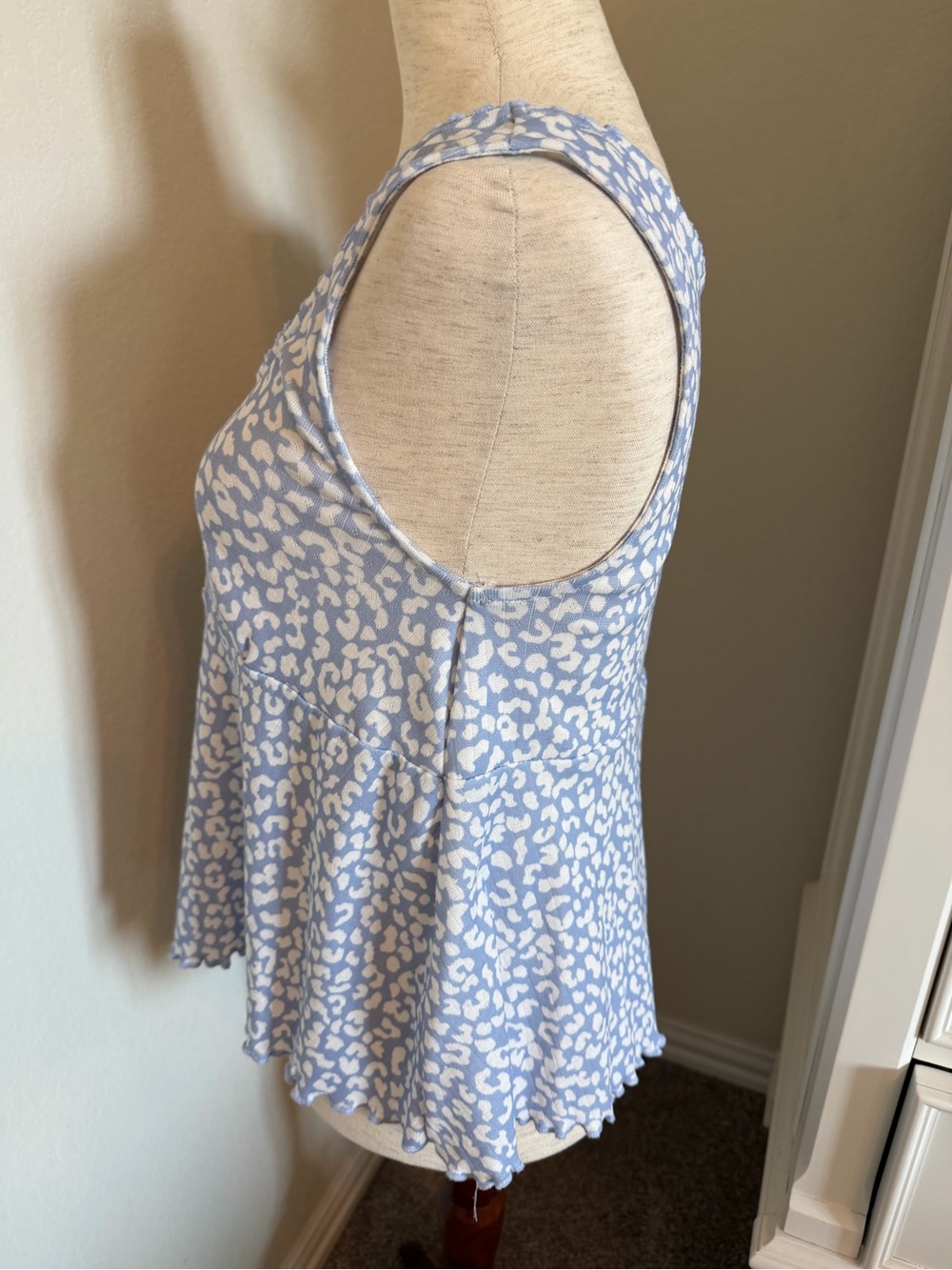 Printed Ruffle Tank Top - Picture 4 of 7